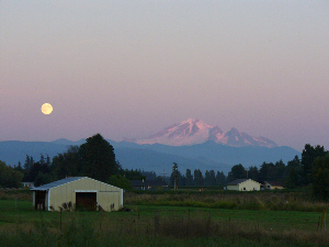 Moon & Mt. Baker (by Dan Keusal)