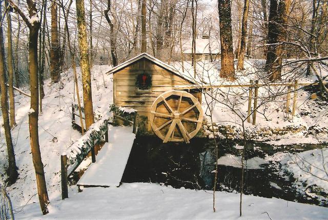 Water Wheel (Fernwood) in snow Holidays (by Dan Keusal)